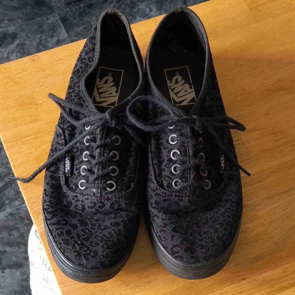 Vans Black Textured Sneakers Cheetah Print Size 8.5